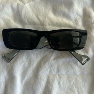 Gucci sunglasses interlocking g logo